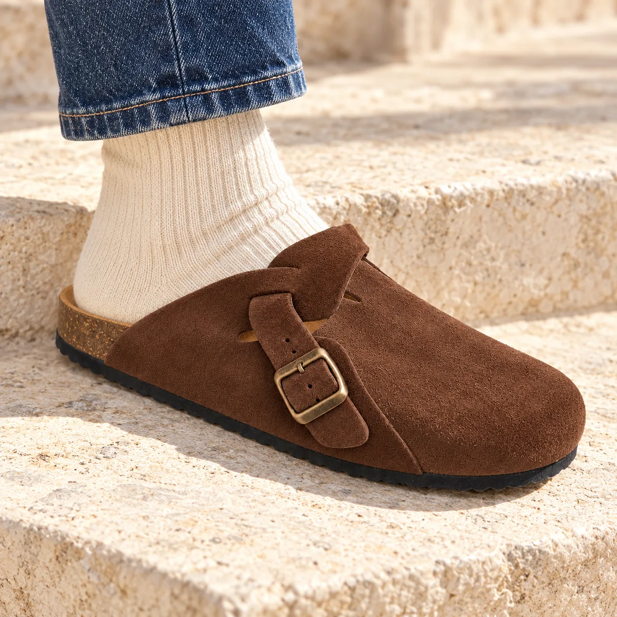 Mule fermée, marron, En situation